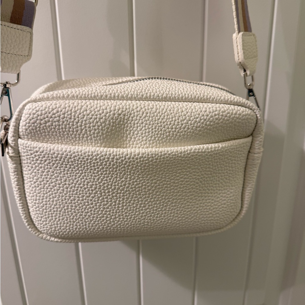 Minimalist White Crossbody Bag with Adjustable Strap